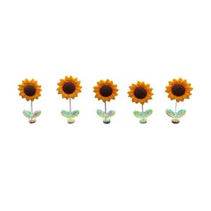 Cute shaking head -to -sunflower car ornaments to cure fresh flowers, car mid -range console rearview mirror jewelry swing
