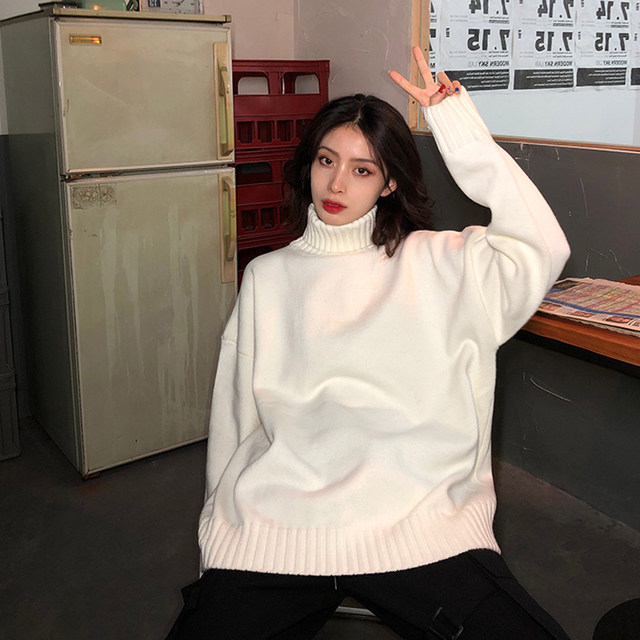 Black sweater female inside the autumn and winter new retro Hong Kong flavor BF lazy style loose outer piercing high -necked sweater