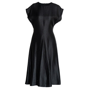 
Luo Yiju good-looking sleeved waist dress women's summer temperament commuting black large hem mid-length skirt 10259