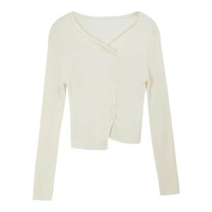 gcruesV neck tilt placket sweater for women 2025 spring and autumn new Korean style design niche sweater thin style
