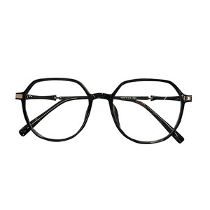 White-looking cold tea ultra-light glasses for myopia women can be equipped with a scale lens without makeup artifact big face and slimming eyes frame