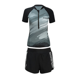 
2025 new large-size swimsuit for women conservative split hot spring swimming pool special women's high-end swimsuit