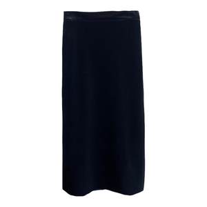 
AMR UU high-quality velvet skirt with high waist, slim mid-length skirt, new style little black skirt for women