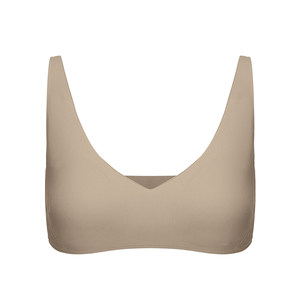 The essence of the essence is light and small glutinous strips, small breasts, soft support, invisible ultra-thin liquid foundation bra without steel rings and comfortable