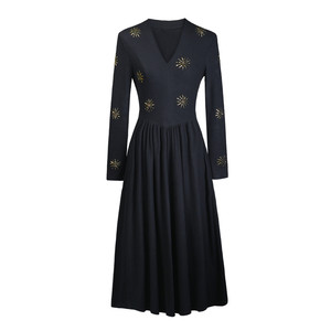 
2025 Autumn French hot diamond V-neck long-sleeved a-line dress for women black slimming temperament mid-length dress fashion evening style