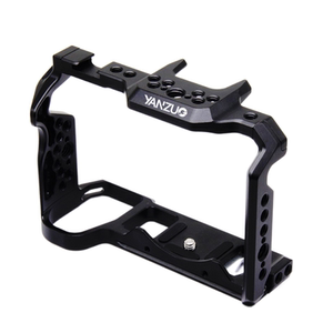 Yan Zuo is suitable for Panasonic S5 first generation camera, rabbit cage shooting, video live streaming, stabilizer vertical board, tripod quick installation board, S5 full cage metal protective frame, black viper photography equipment accessories