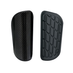 [Real carbon fiber shin guards] Thin and lightweight