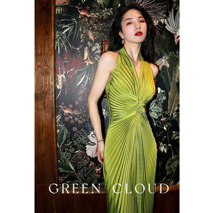 绿色云 流金岁月浪漫优雅设计感百褶红色绿色复古挂脖连衣裙开衩