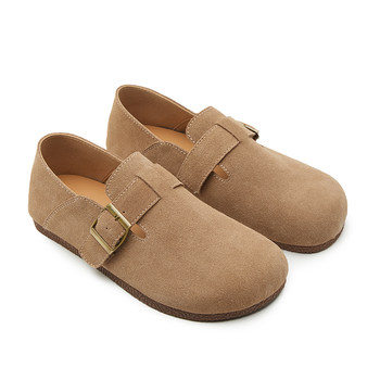 Wang Xiaodu Bookstore sells Birkenstock shoes