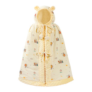
Baby cloak can reach out and thicken your hands in autumn and winter children go out to protect their quilts in winter and hold their baby windbreaker jacket