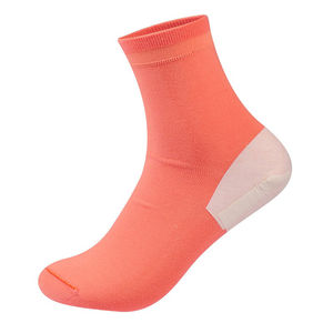 Huirun’s feet dry and cracked feet anti-crack socks moisturizing and protective foot autumn and winter medium and high tube pine mouth women’s solid color thick cotton heel type
