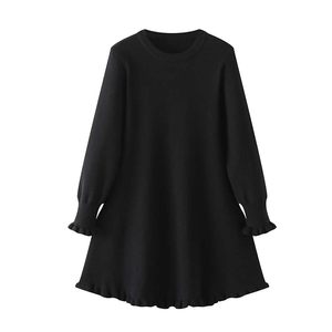 Long -sleeved dress in autumn and winter new thin knitted skirt in the long bottom with bottom sweater skirt female A -shaped small black skirt
