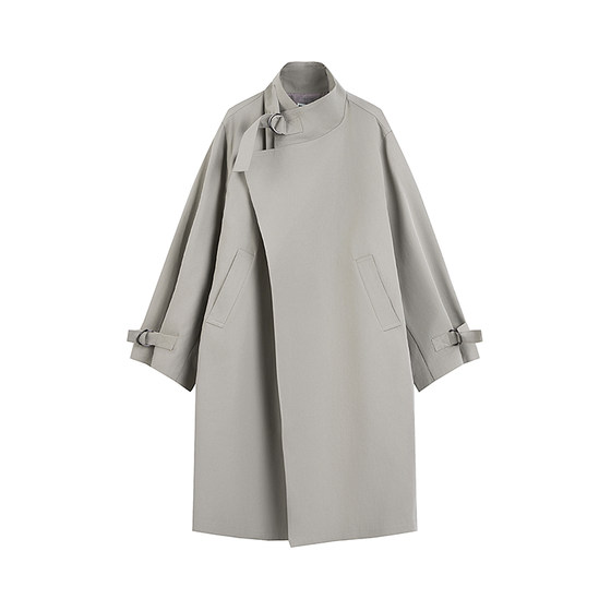 COLN autumn wind blows past the hem, the standard answer for autumn in a booming manner. The loose windbreaker is just like the wind.
