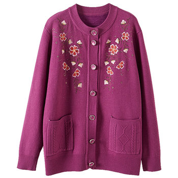 
Woodpecker middle-aged and elderly women's autumn round neck embroidered knitted cardigan plus velvet warm mother's sweater jacket YC