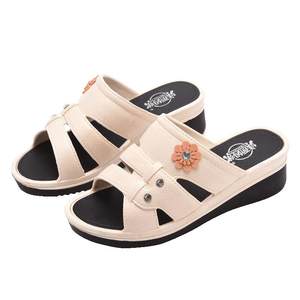 
Women wear sandals for summer thick heels, thick heels, non-slip, waterproof, home, and sandals for middle-aged and elderly people