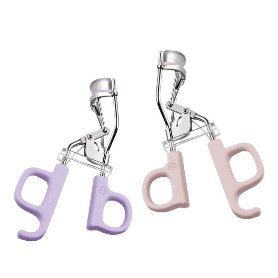 Everbab Aberra Flying Sky Eyelashed Female Sunflower Rolling Specific Story and Meticulse Candid Crowds
