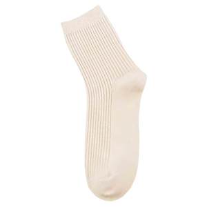 Socks original color without dyeing affordable medium tube combed cotton anti-odor autumn and winter thickened men's and women's socks are fully pure cotton and anti-bacterial and warm
