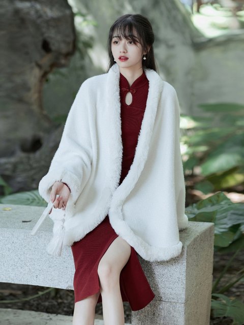 ເສື້ອຢືດແບບຈີນແບບອົບອຸ່ນ shawl ແຂນຍາວ cardigan ຂອງແມ່ຍິງດູໃບໄມ້ລົ່ນແລະລະດູຫນາວ cloak cheongsam ໃຫມ່ socialite retro plush cloak