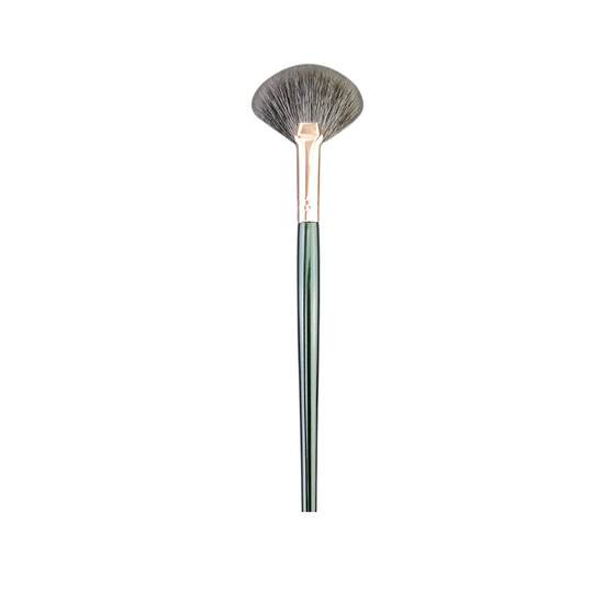 
Fine peak wool fan-shaped highlight brush, an animal hair long powder brush, a multi-functional facial powder makeup brush