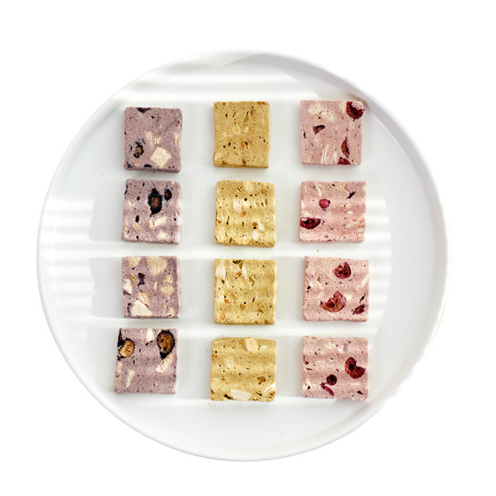 
Dog snacks freeze-dried snowflake crisp cranberry blueberry yellow peach cat snacks freeze-dried nutritional hydrating pet food supplement