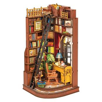 
If you come to Downton Bookstore, wooden assembly model