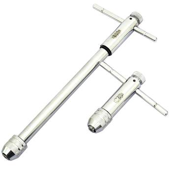 The craftsman extend the tap wrench of the dental shot
