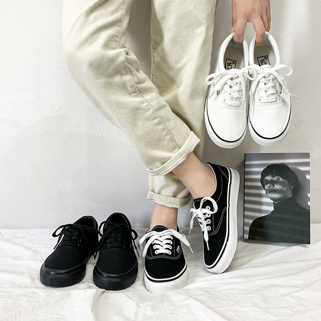 ເກີບຜ້າໃບສີ ດຳ ຖ່າຍຮູບຕາມຖະ ໜົນ ສຳ ລັບຜູ້ຍິງ, ຮຸ່ນເກົາຫຼີ ໜາ ແບບຮາຣາຈູກຸ ulzzang versatile white shoes ins couple sneakers for men