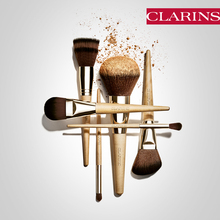 Clarins Makeup Brush Multi -Fundation/Eyde Shadow/Runte/Deasure Crash Brush Makeup Color Color насыщенное насыщение
