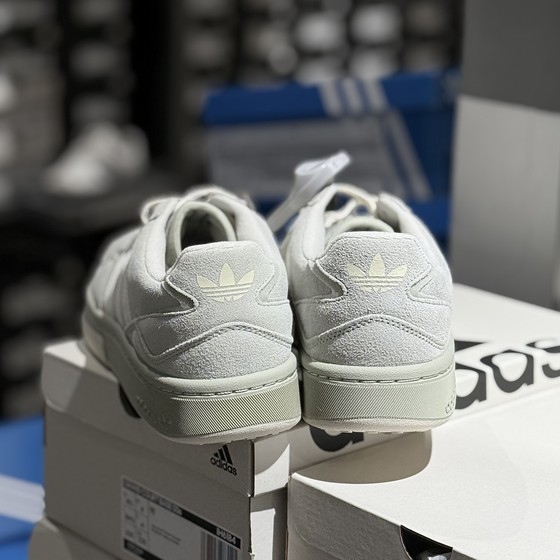 Adidas/阿迪达斯男子秋冬季经典低帮舒适板鞋休闲运动鞋ID6071