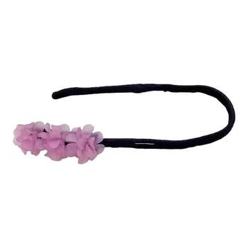 New style buns with buns and hydrangeas