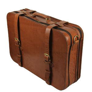 The new head layer hard cowhide luggage suitcase pure handmade sewing retro fashionable shoulder oblique cross -handed