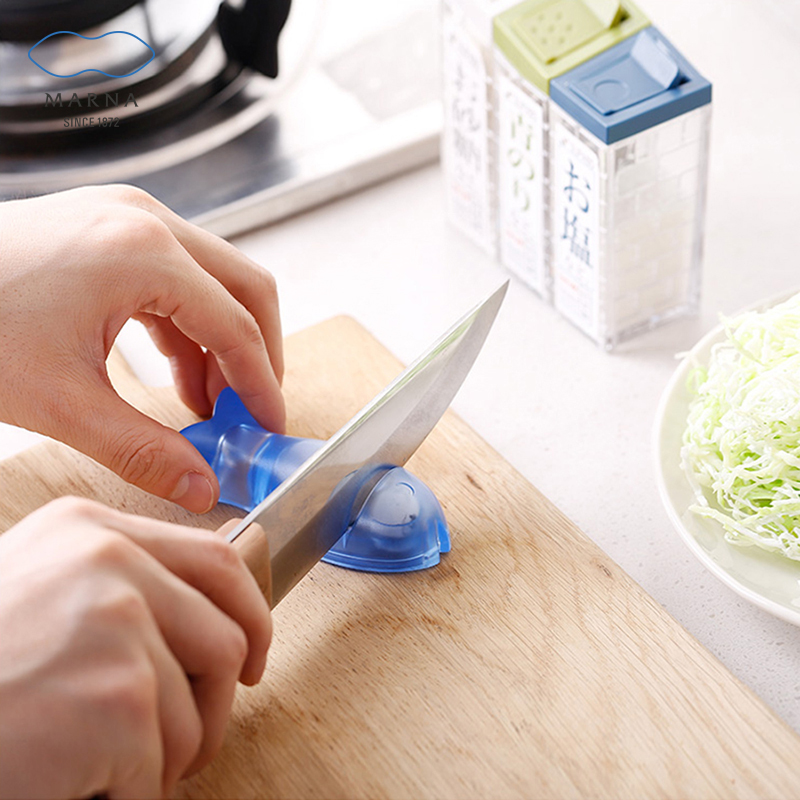 日本MARNA厨房用品家用大全神器小鱼菜水果刀磨刀器冰箱贴磨刀石