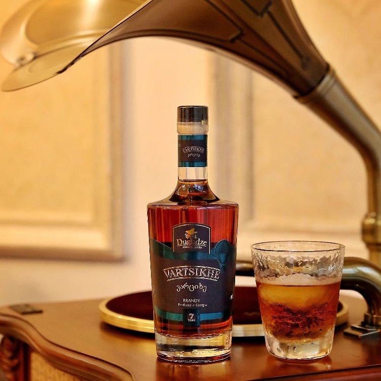 格鲁吉亚进口 Dugladze 独格拉则 瓦茨赫 7年陈白兰地 500ml 双重优惠折后¥66包邮 晒单返现5元 淘金币可抵扣2元 88VIP会员还可9折