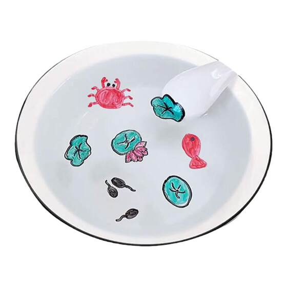 
Toys playing in the water for children playing in the water baby bathing in the bathroom internet celebrity floating on the water and forming a boy and girl playing in the water