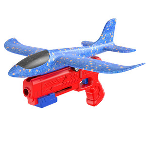
Internet celebrity hot shot bubble airplane handheld launch gunman throwing children flying outdoor sports toys boy and girl