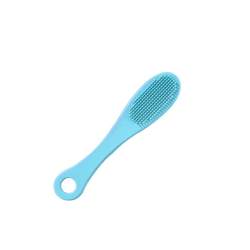 Cat's black chin cleaning brush wipes chin to clean blackheads
