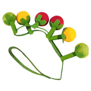 
Cat toys: small tomato and persimmon skewers to amuse cats