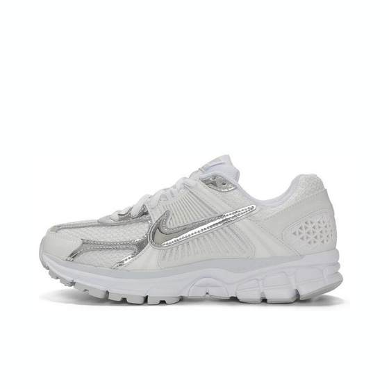 滔搏NIKE耐克女子W NIKE ZOOM VOMERO 5运动休闲鞋HF7723-100