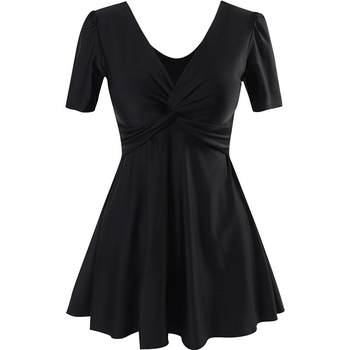 Yishan's belly covered a thin conjoined swimsuit
