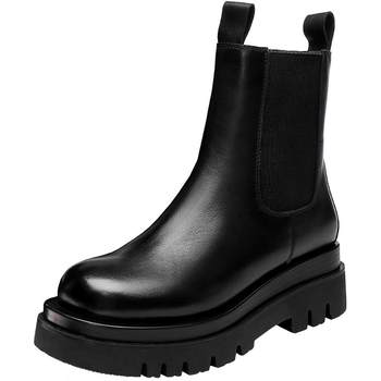 TATA, he, she is low he and GXB01DD0 Chelsea boots
