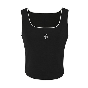 Short-size labeled embroidered knitted vest
