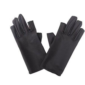 
Spring and Autumn Refreshing Sunscreen Gloves High-Elastic Comfortable Mountain Climbing and Playing Tea Commuting Sunscreen Gloves