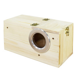 Pine breeding box with horizontal right opening