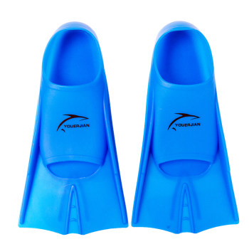 No-frills feet swimming fins