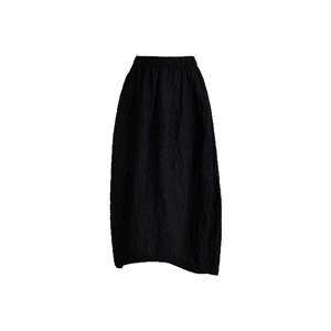 
[Same style in shopping malls] AUM spring fashion three-dimensional jacquard textured casual black skirt