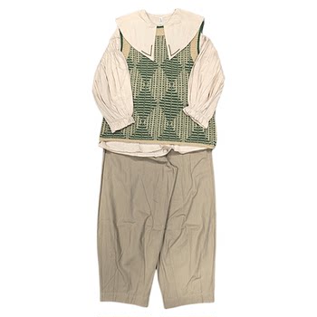 Doll collar shirt + green knitted vest + fat leg pants