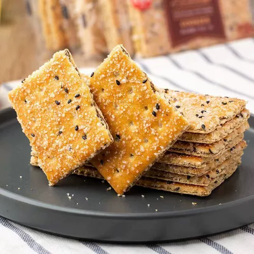 Черное кунжутное хрустящее печенье Тонкое старое старое -все коробки всей коробки 80 -х годов, ностальгические закуски, массовый завтрак Классический здоровье детства