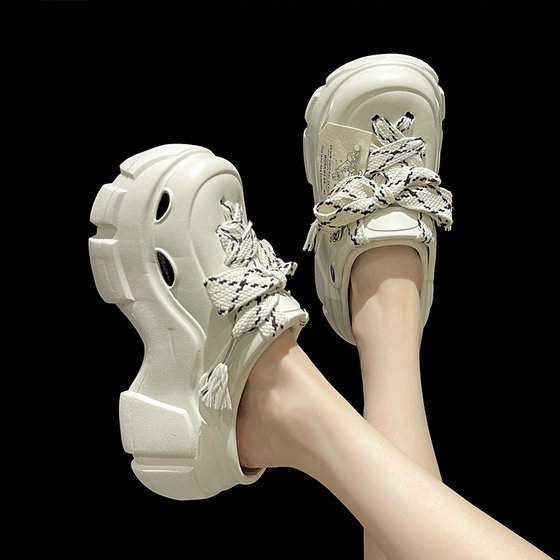 여성용 악어 신발 2024 새로운 두꺼운 밑창 외부 착용 세련된 신발 끈 사무실 미끄럼 방지 비치 샌들과 슬리퍼 여름 강화