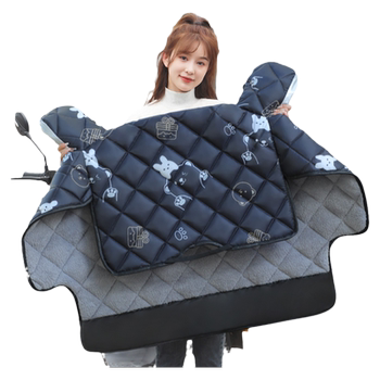 Electric vehicle windshield quilt is velvet and thickened in winter