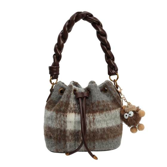 
High-end retro woolen plaid bag for women in autumn and winter new textured portable bucket bag versatile one-shoulder crossbody bag